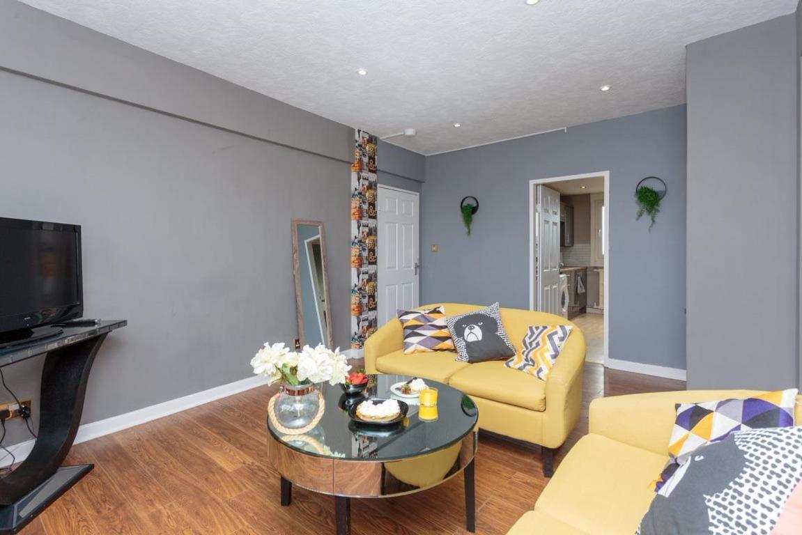 Gorgeous 3-Bed Flat, 15 Minutes To City Centre Edinburgh Kültér fotó