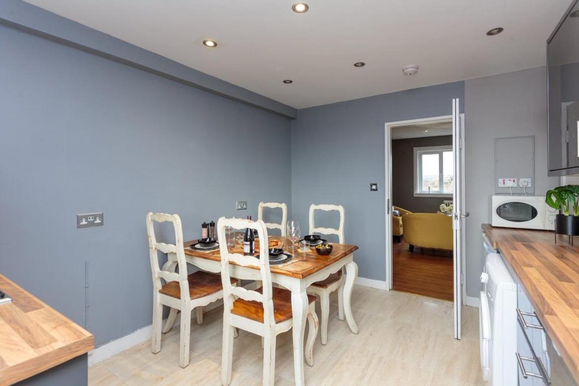 Gorgeous 3-Bed Flat, 15 Minutes To City Centre Edinburgh Kültér fotó