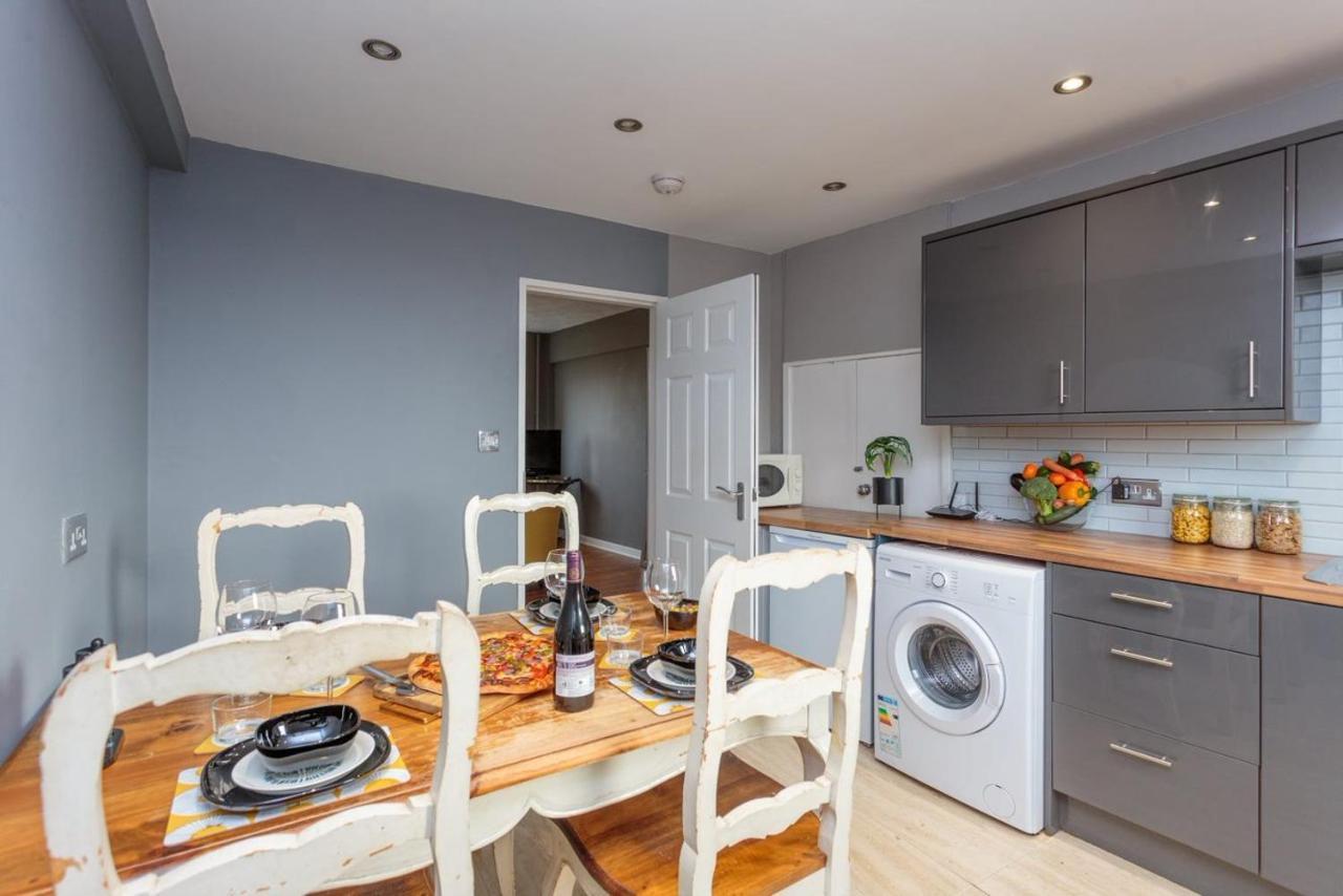 Gorgeous 3-Bed Flat, 15 Minutes To City Centre Edinburgh Kültér fotó