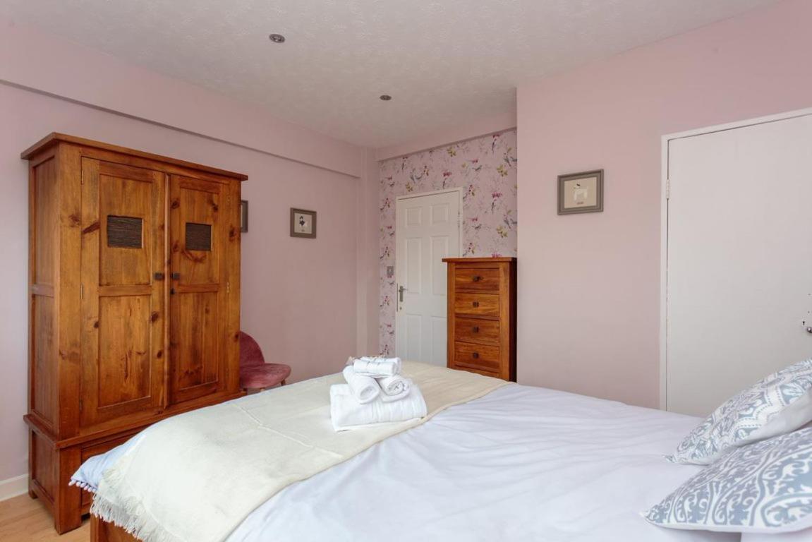 Gorgeous 3-Bed Flat, 15 Minutes To City Centre Edinburgh Kültér fotó